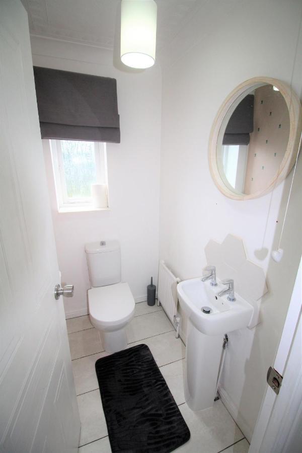 Doncaster - Warmsworth - Great Customer Feedback - 3 Bed Detached House - Private Garden & Parking Plus Garage - Quiet Cul De Sac Location - Dog Friendly - Fast Wifi - Close To Motorway Access Dış mekan fotoğraf